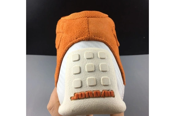  AA2494-801 AA2494-801 Jordan Orange Campfire 18 Retro 0825
